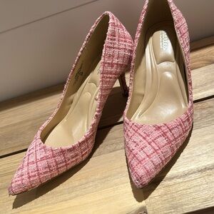 Charles David pink tweed kitten heel pumps size 6